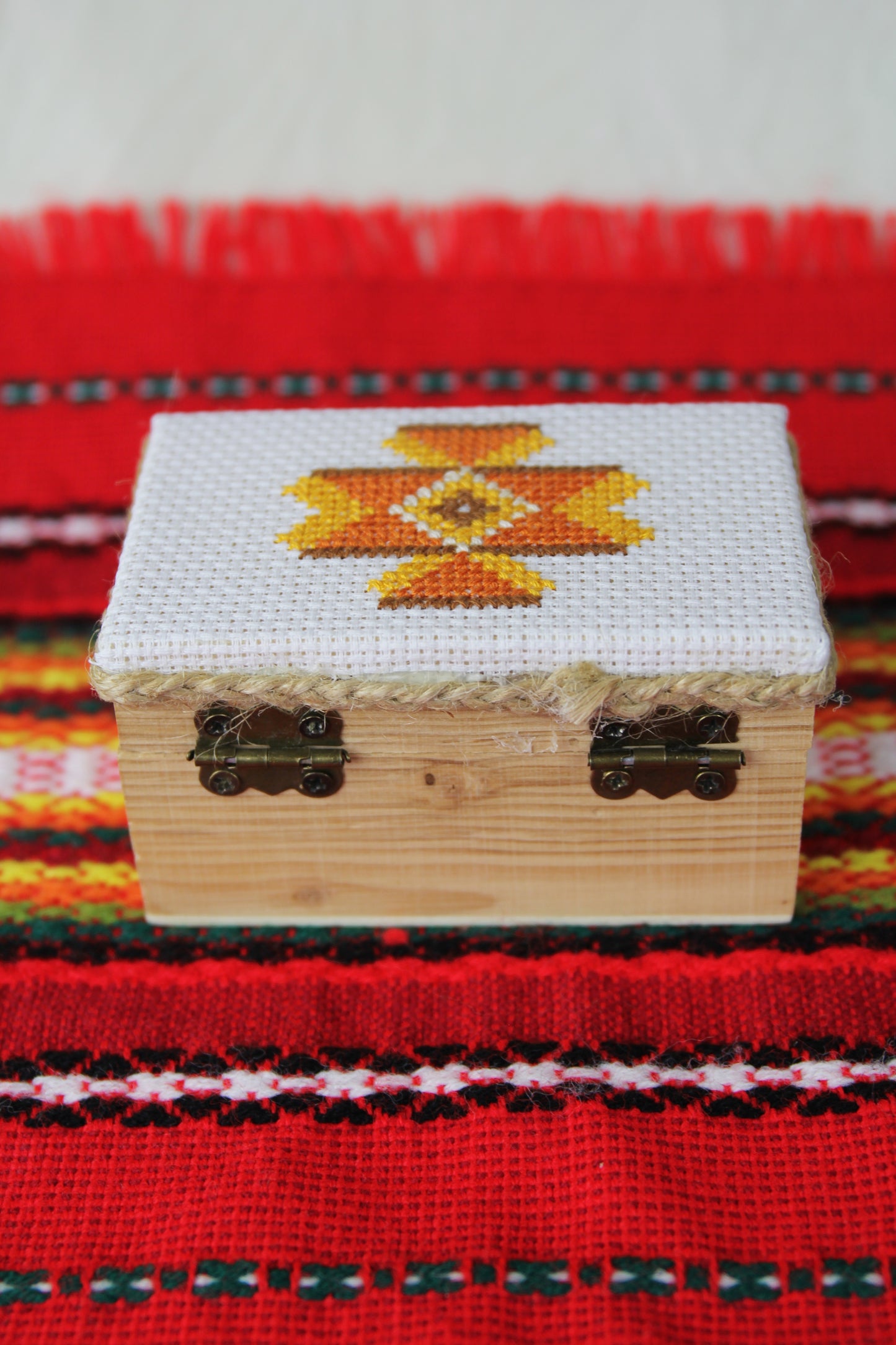 Kanatitsa Jewellery Box